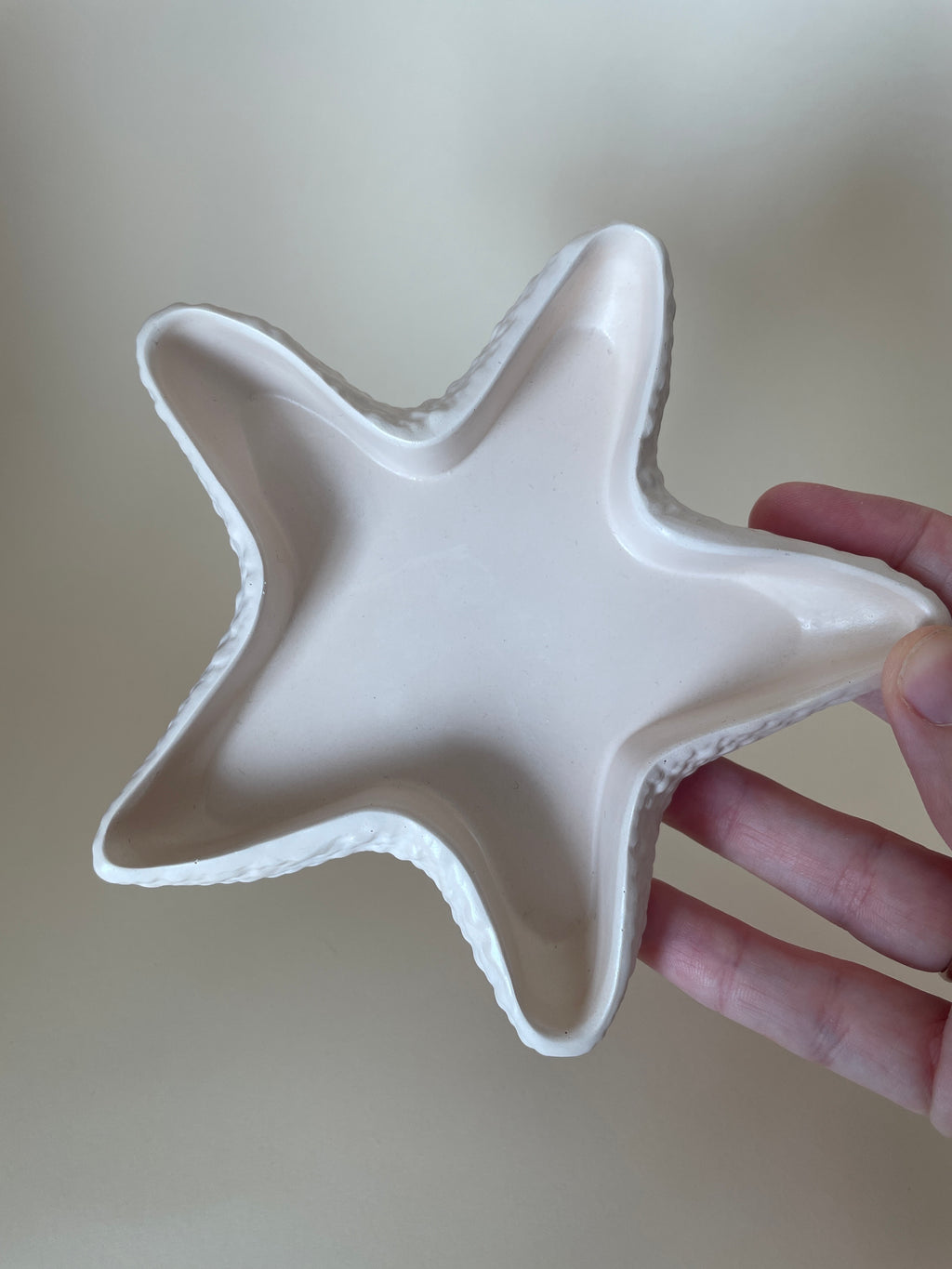 Bandeja estrella rosa empolvado