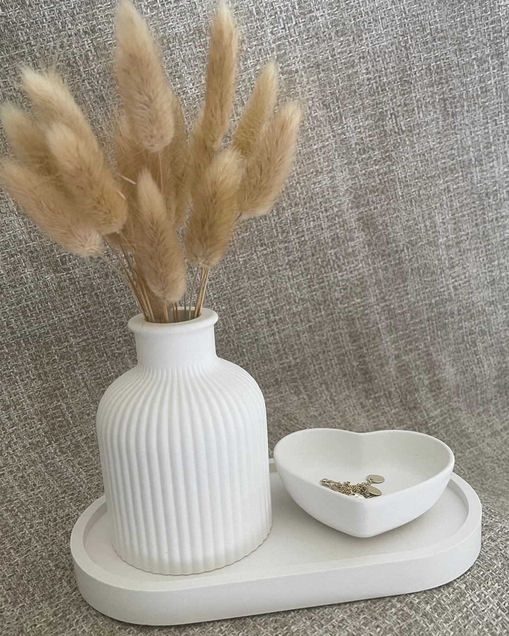 Set bandeja ovalada + jarrón + mini corazón